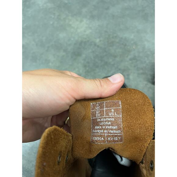 Doc Martens Leona Platform Combat Leather Boots •Women 37/US 6 Chunky Heel Black - Picture 5 of 5